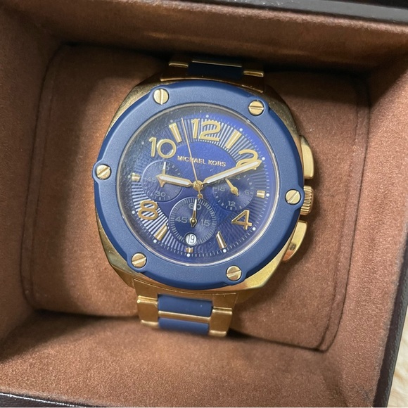 Michael Kors Tribeca chronograph ladies watch. Style #5769. NIB - Picture 9 of 9